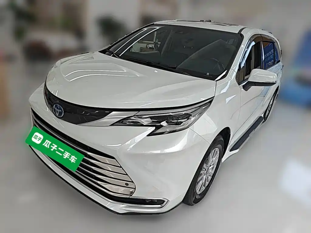 Toyota Sienna — миниатюра 3