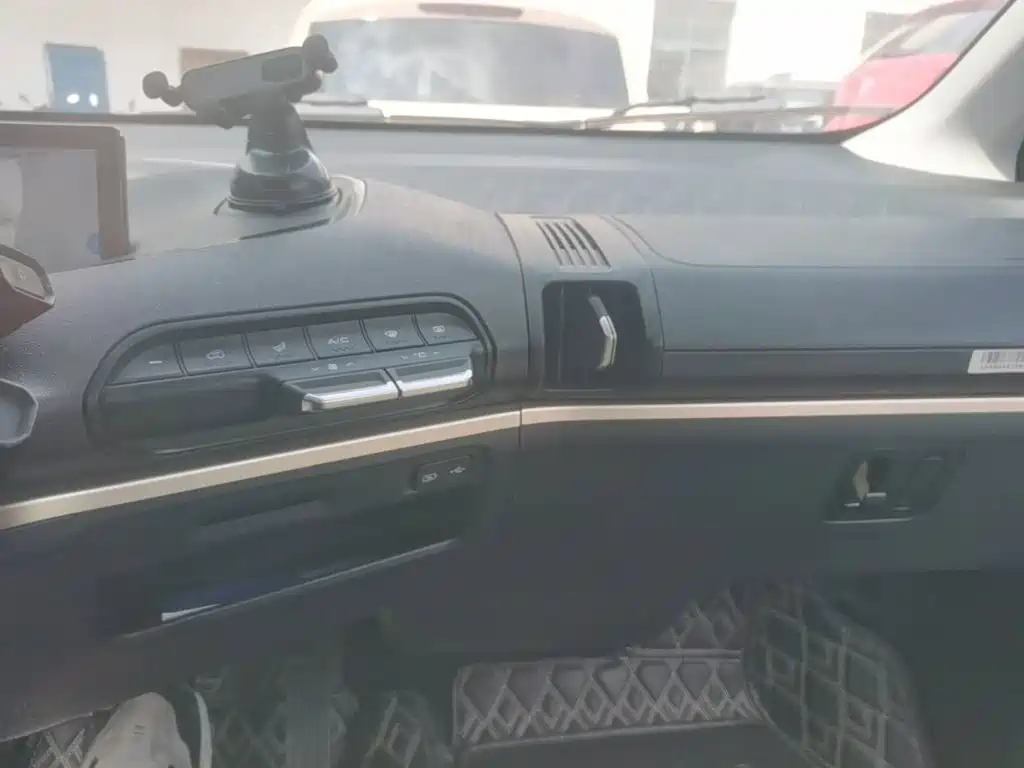 Baojun KiWi EV — миниатюра 13