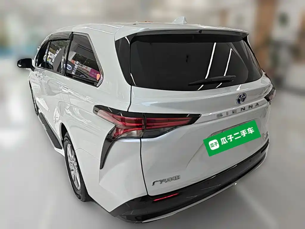 Toyota Sienna — миниатюра 7