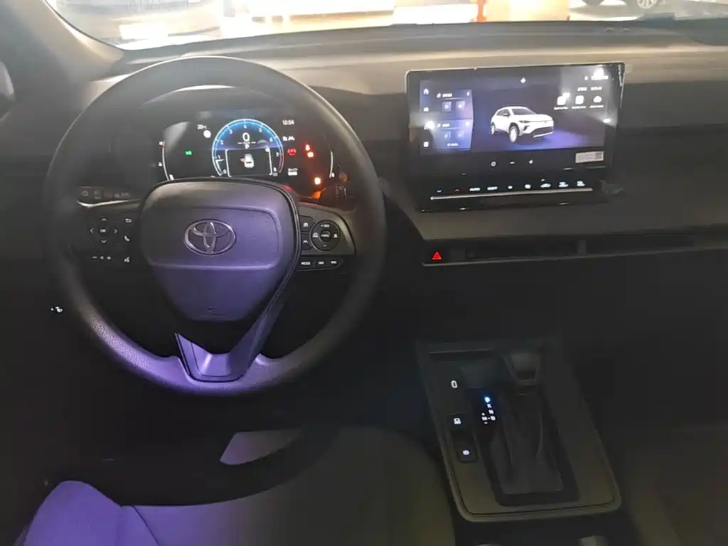 Toyota Corolla Cross — миниатюра 10
