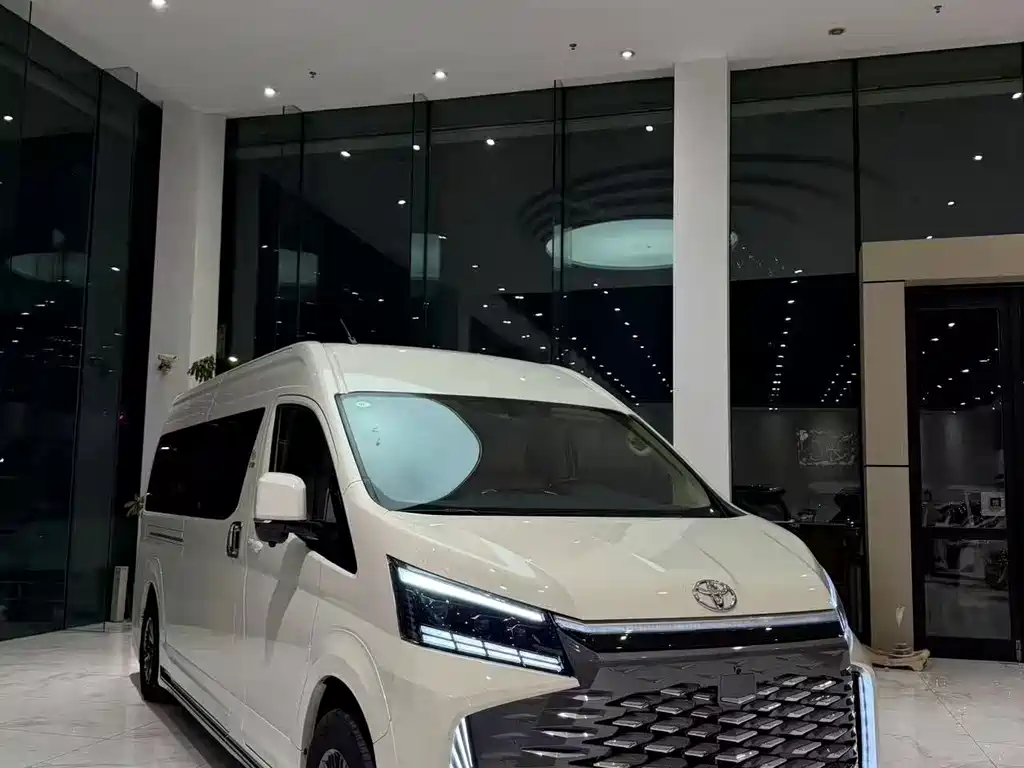 Toyota Hiace — миниатюра 3