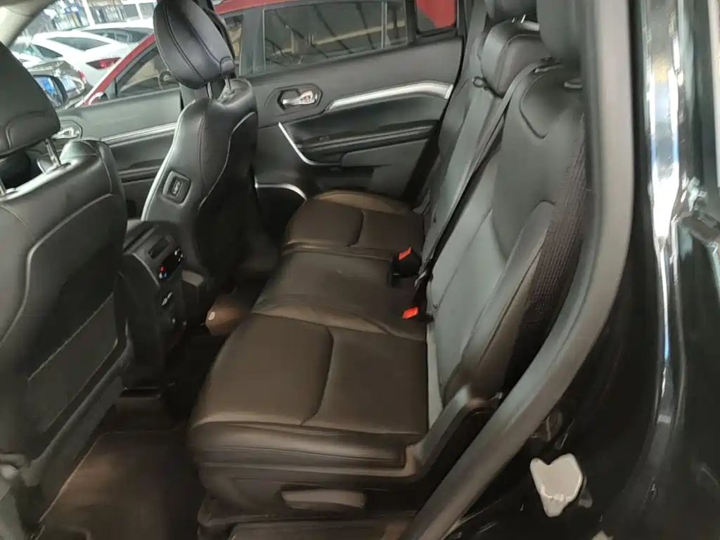 Jeep Grand Commander — миниатюра 17
