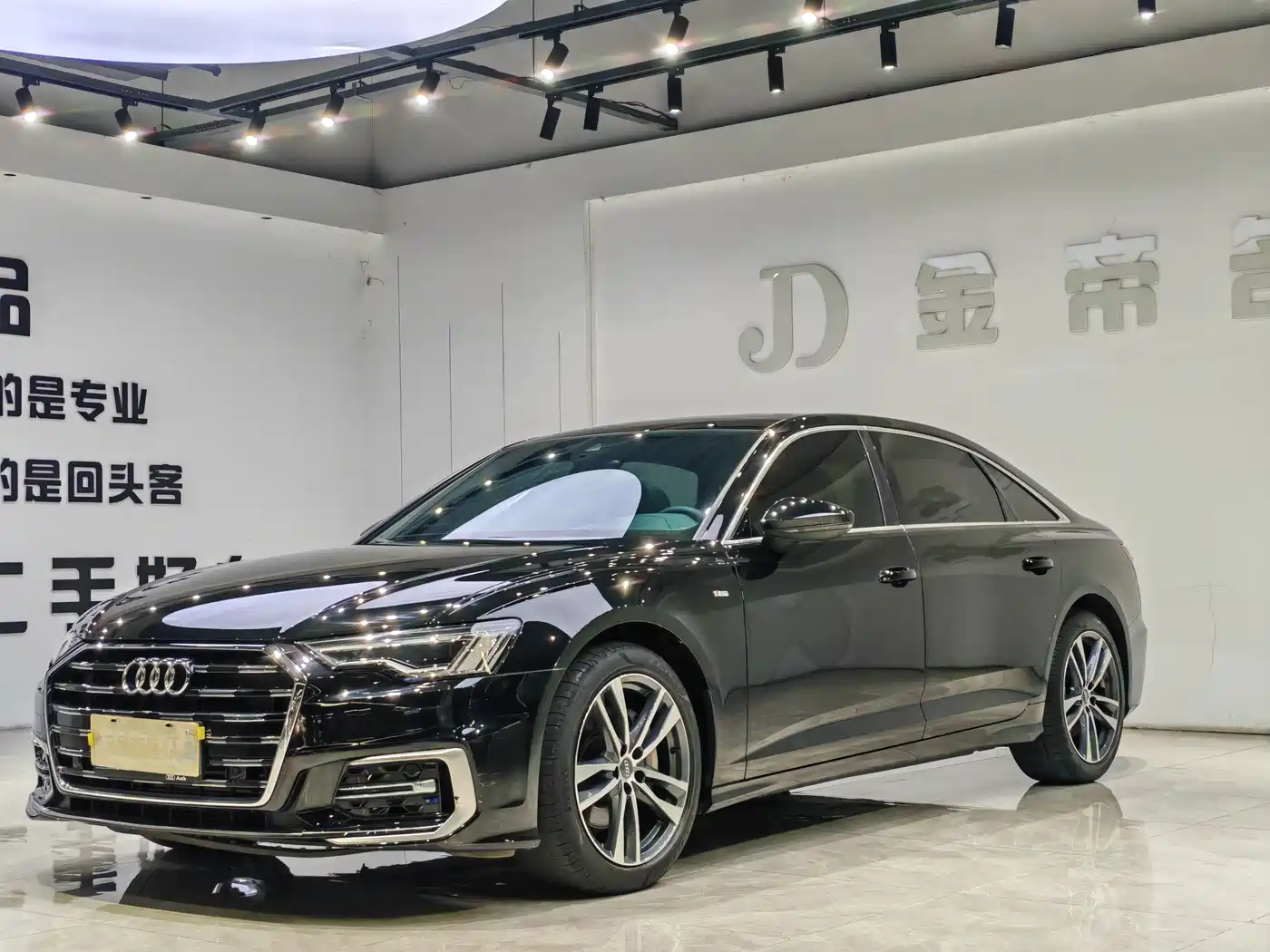 奥迪A6L 2021款 40 TFSI 豪华动感型 2021