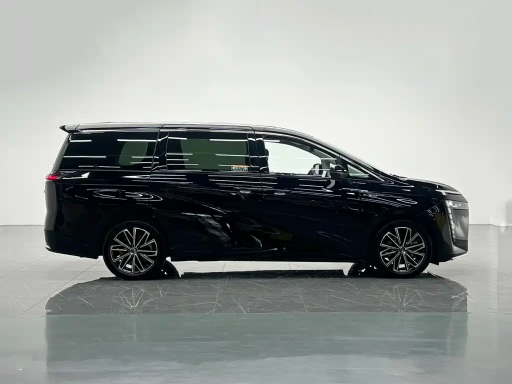 GAC Motor Trumpchi E8 PHEV — миниатюра 7