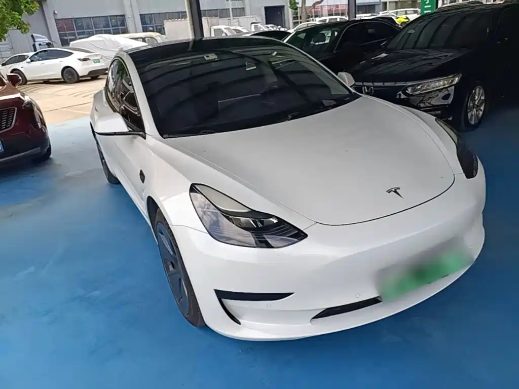 Tesla Model 3 — миниатюра 4