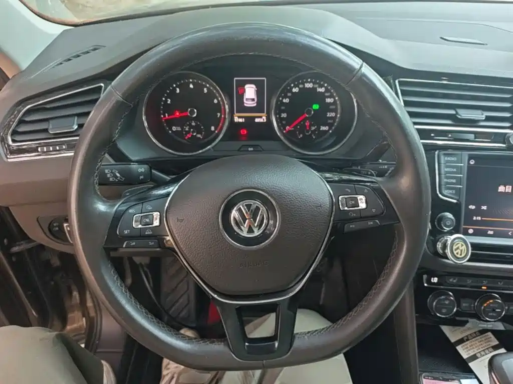 Volkswagen Tiguan L — миниатюра 11