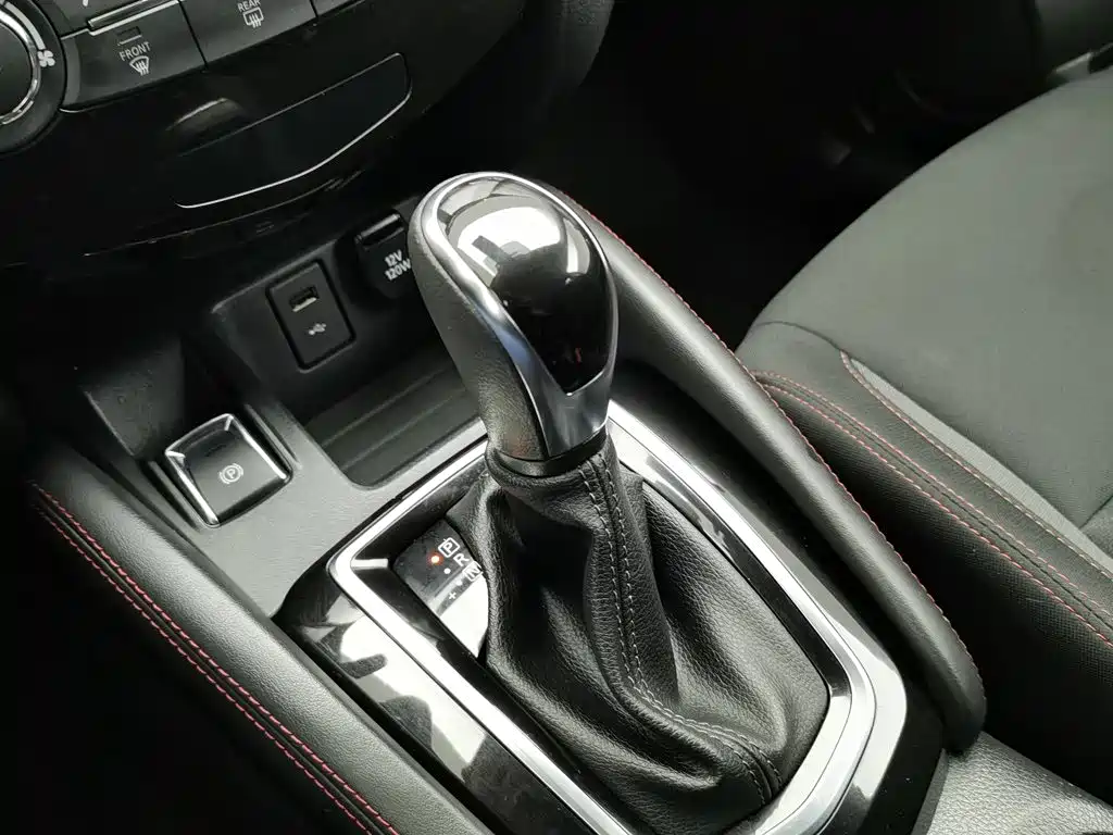 Nissan Qashqai — миниатюра 13