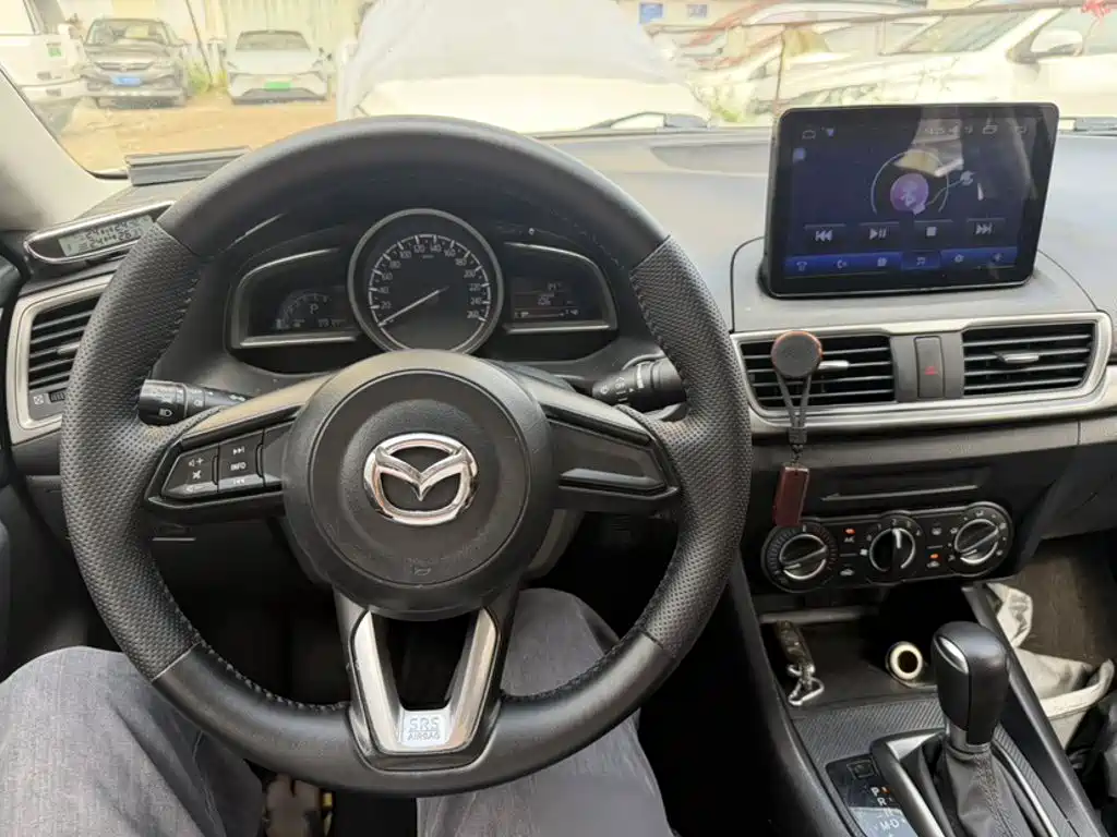 Mazda 3 Axela — миниатюра 10