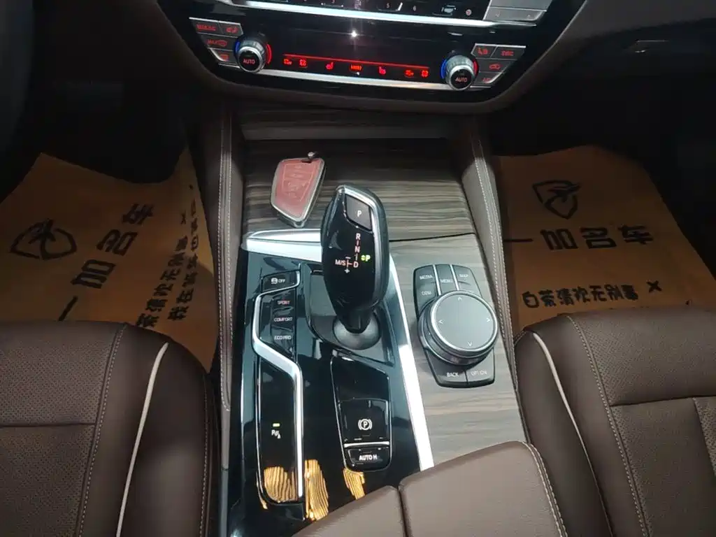 BMW 5 Series — миниатюра 14