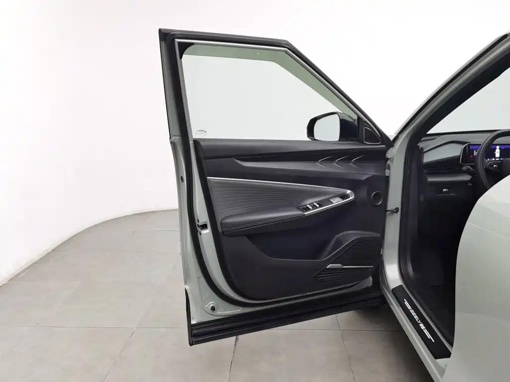 Geely Boyue — миниатюра 8