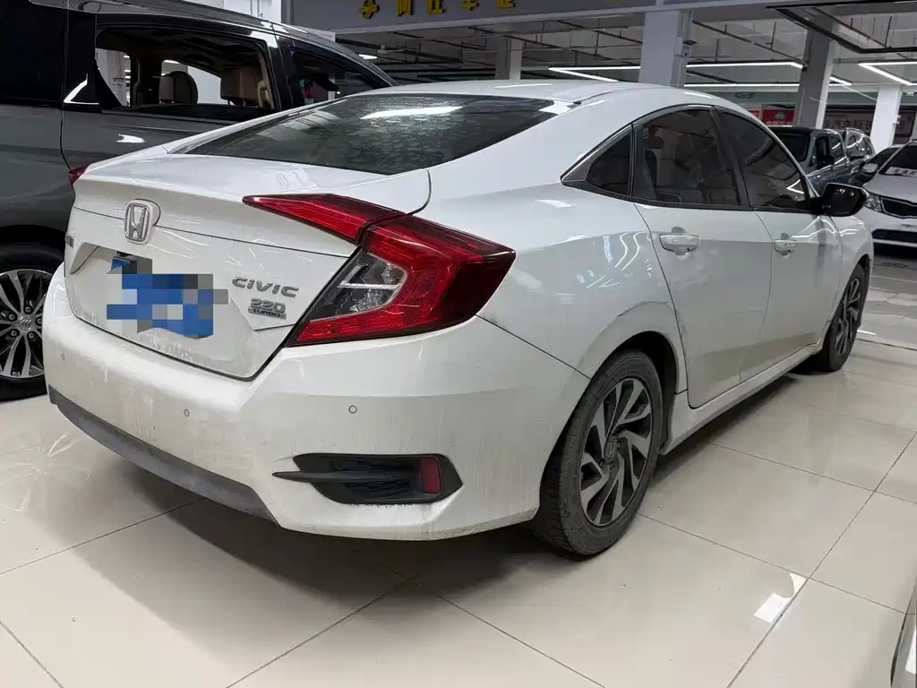 Honda Civic — миниатюра 7