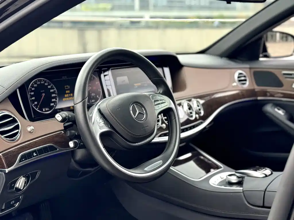 Mercedes-Benz S-Class — миниатюра 7
