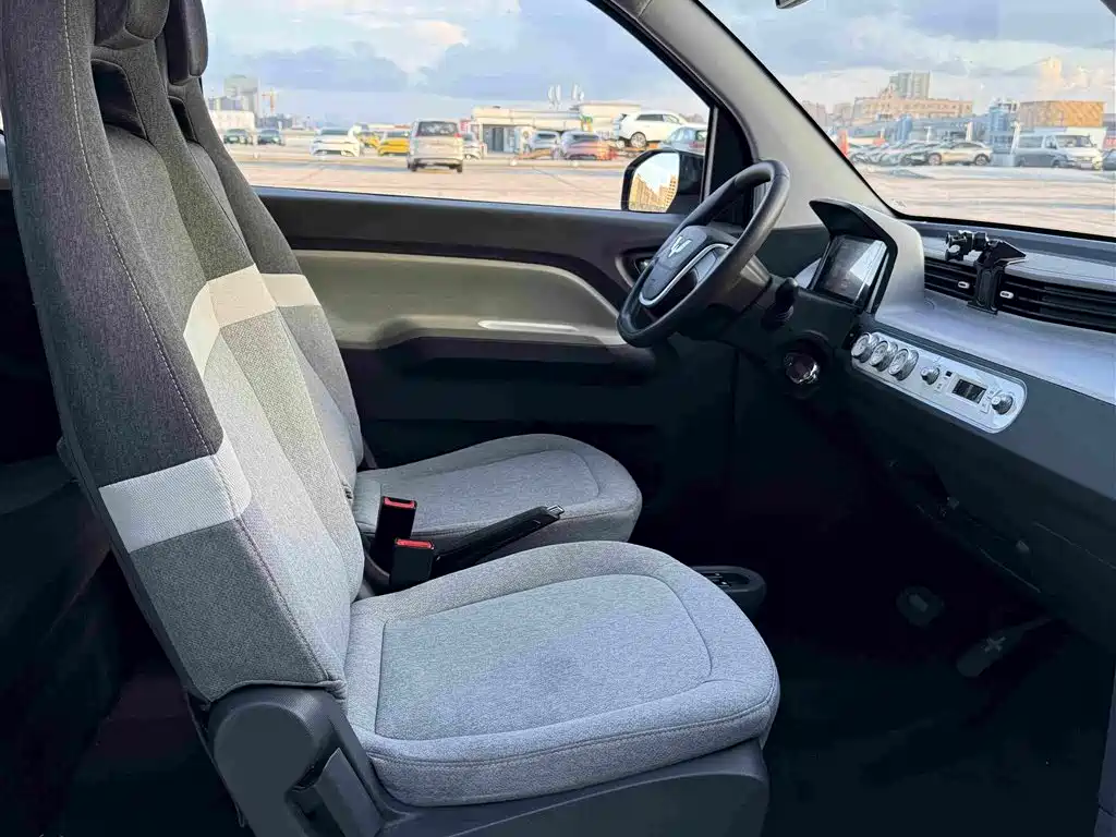 Wuling MINIEV — миниатюра 10