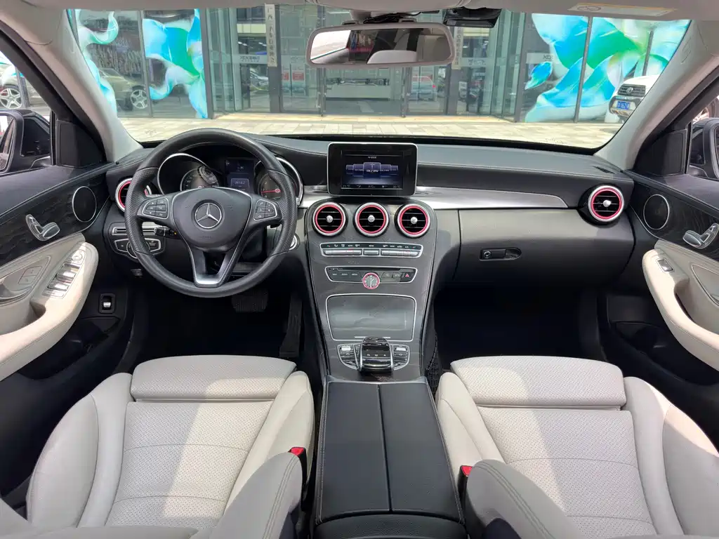 Mercedes-Benz C-Class — миниатюра 14