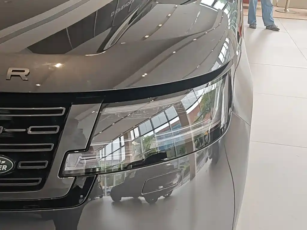 Land Rover Range Rover — миниатюра 5