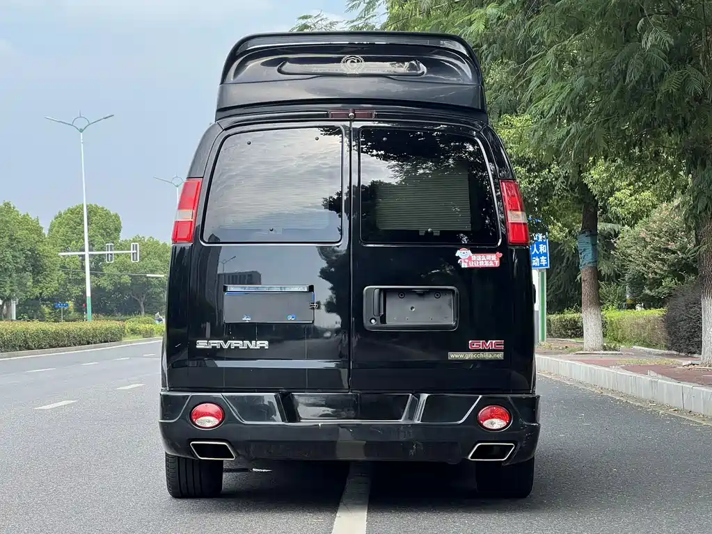 GMC Savana — миниатюра 2