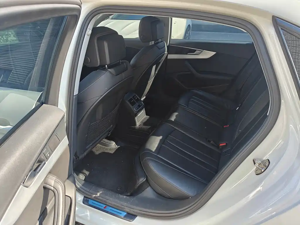Audi A4L — миниатюра 8