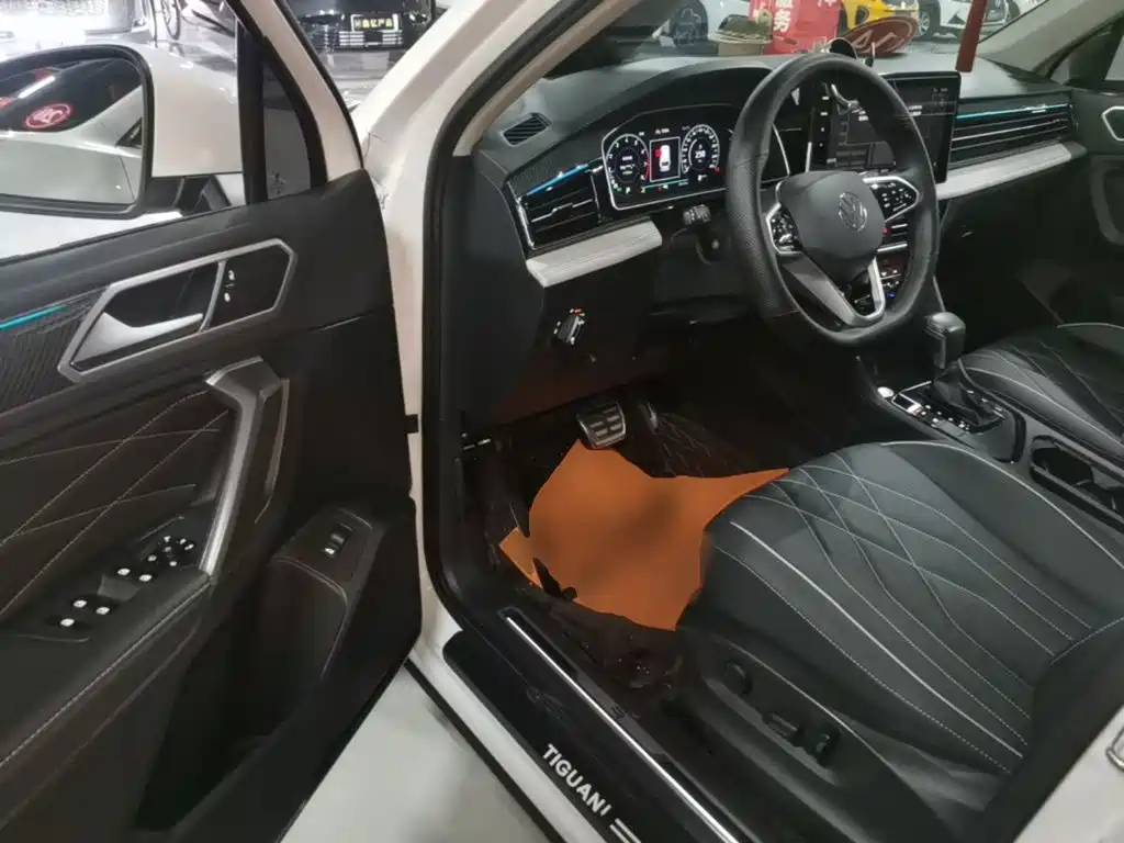 Volkswagen Tiguan L — миниатюра 16
