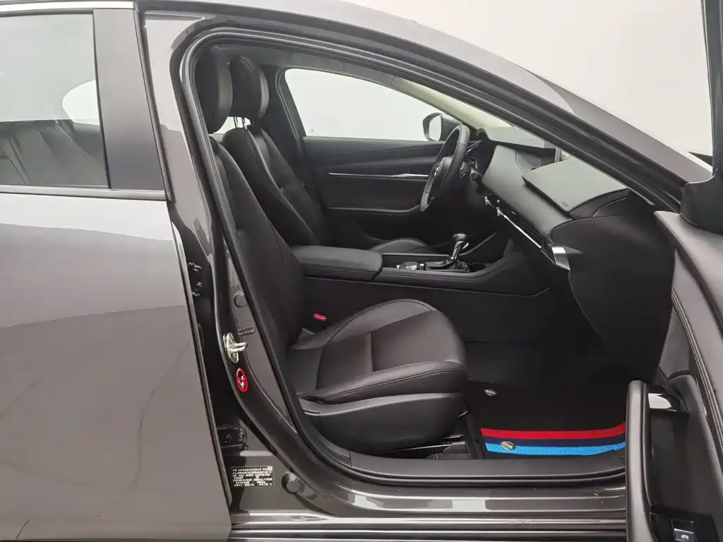 Mazda 3 Axela — миниатюра 23