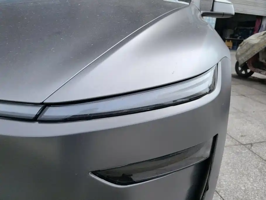 Tesla Model Y — миниатюра 5