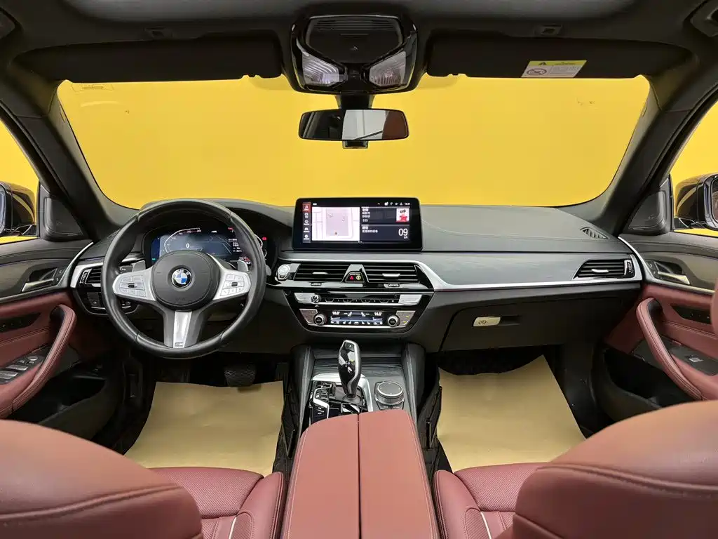 BMW 5 Series — миниатюра 11