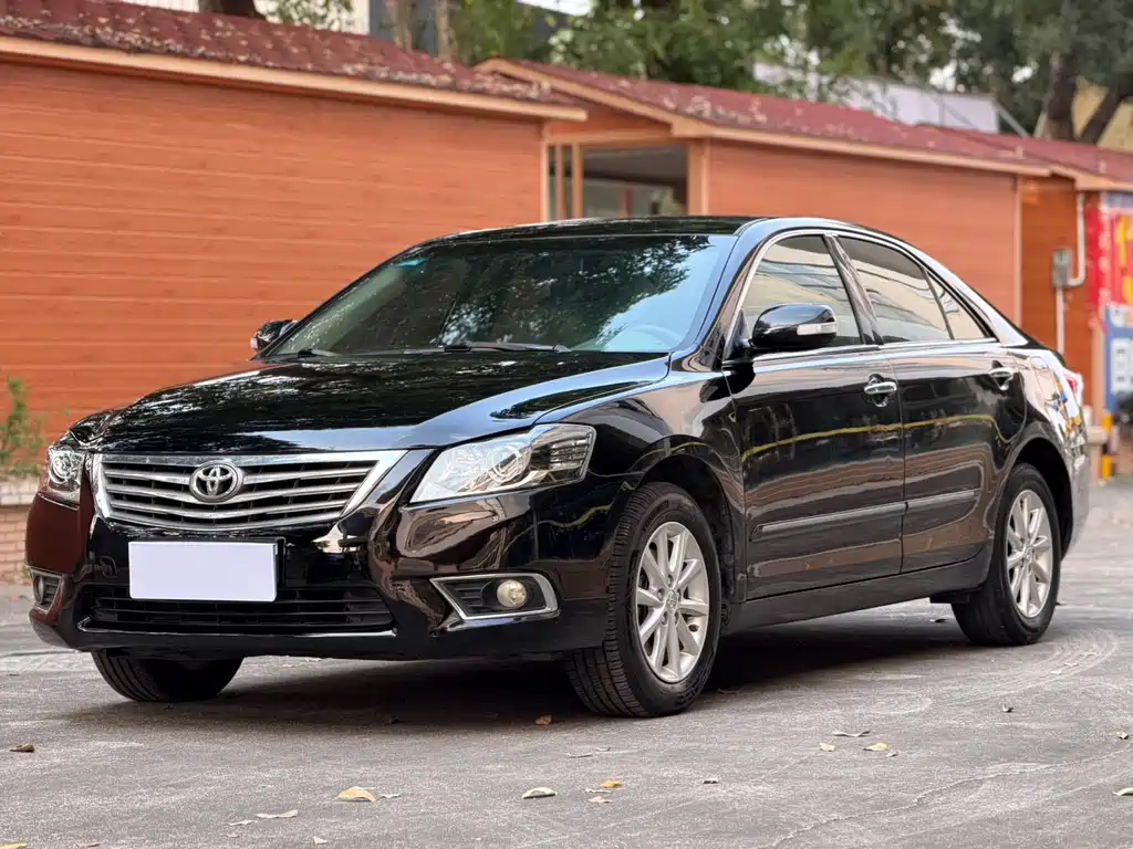 Toyota Camry — миниатюра 2