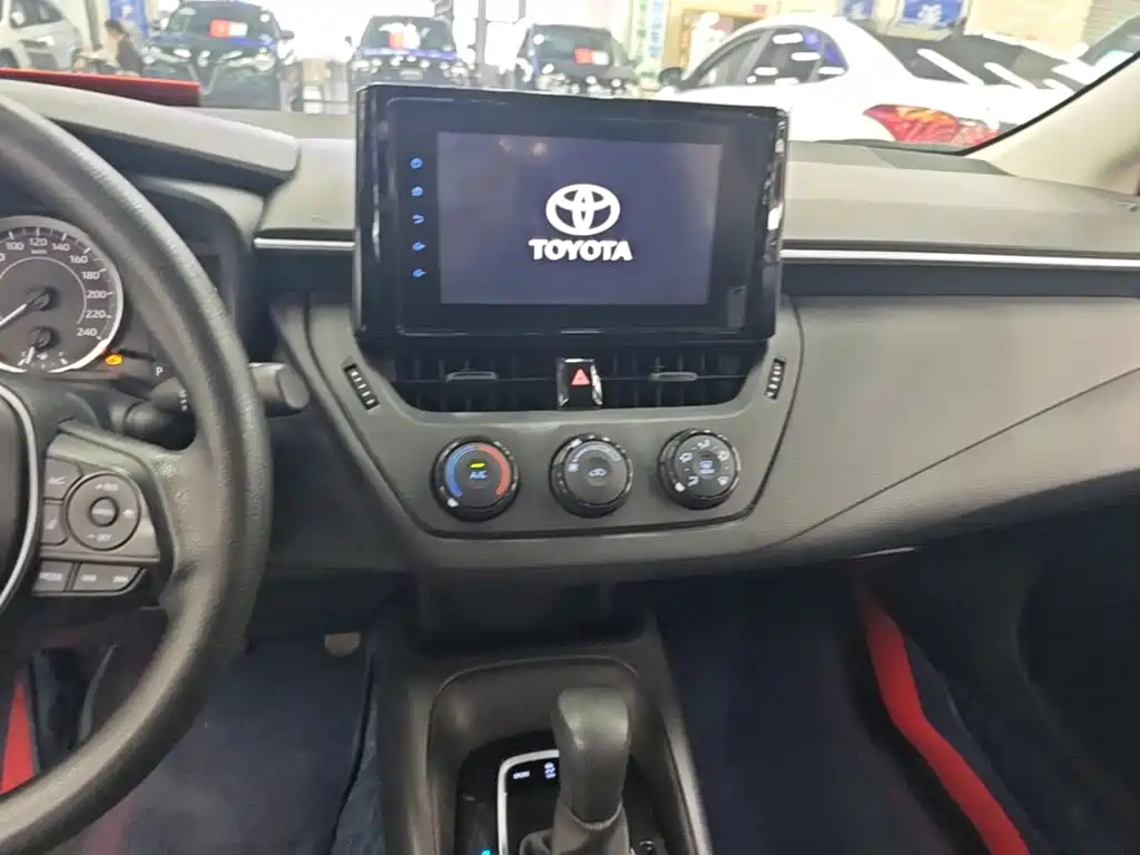 Toyota Corolla — миниатюра 13