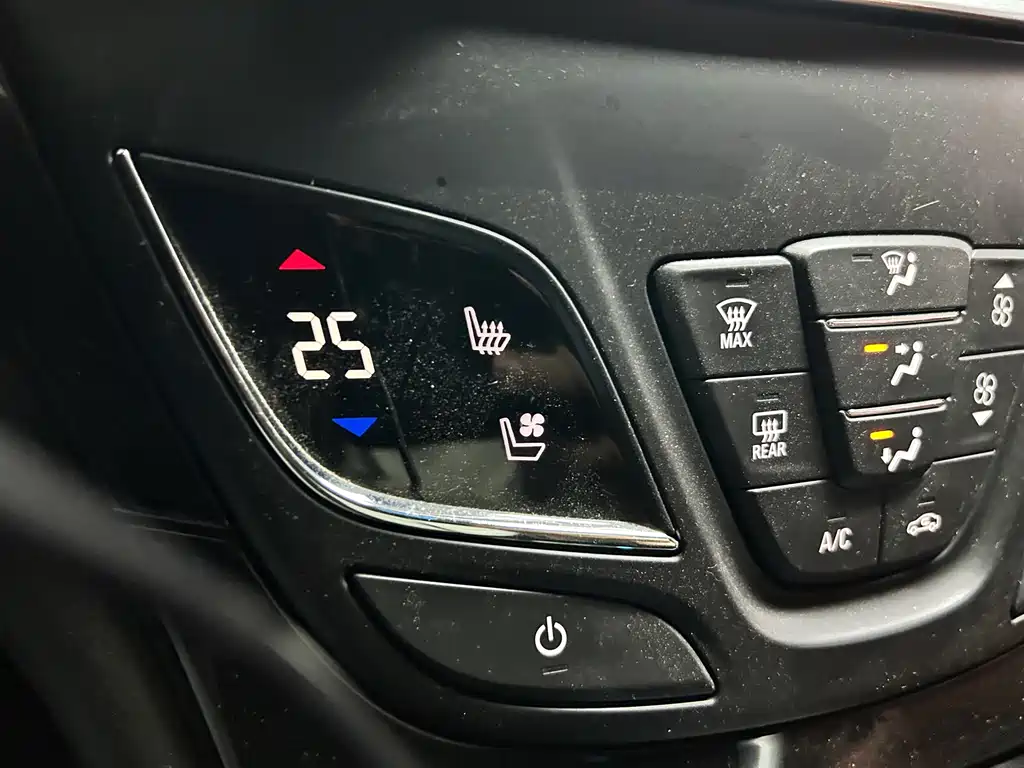Buick Regal — миниатюра 11