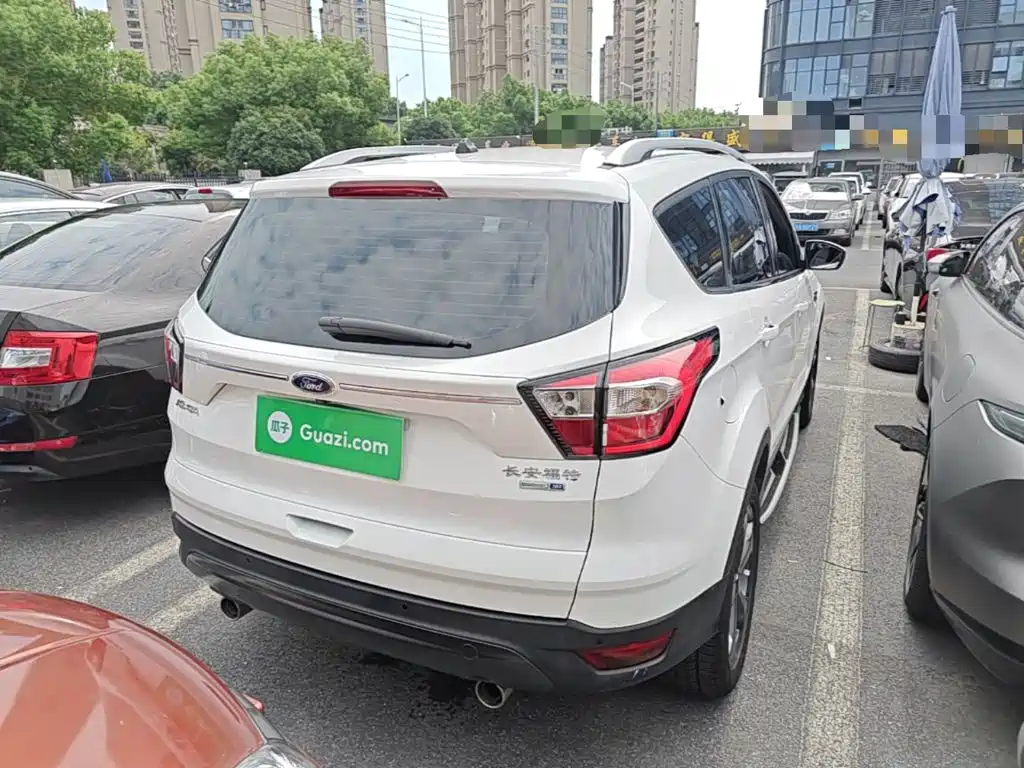 Ford Kuga — миниатюра 7