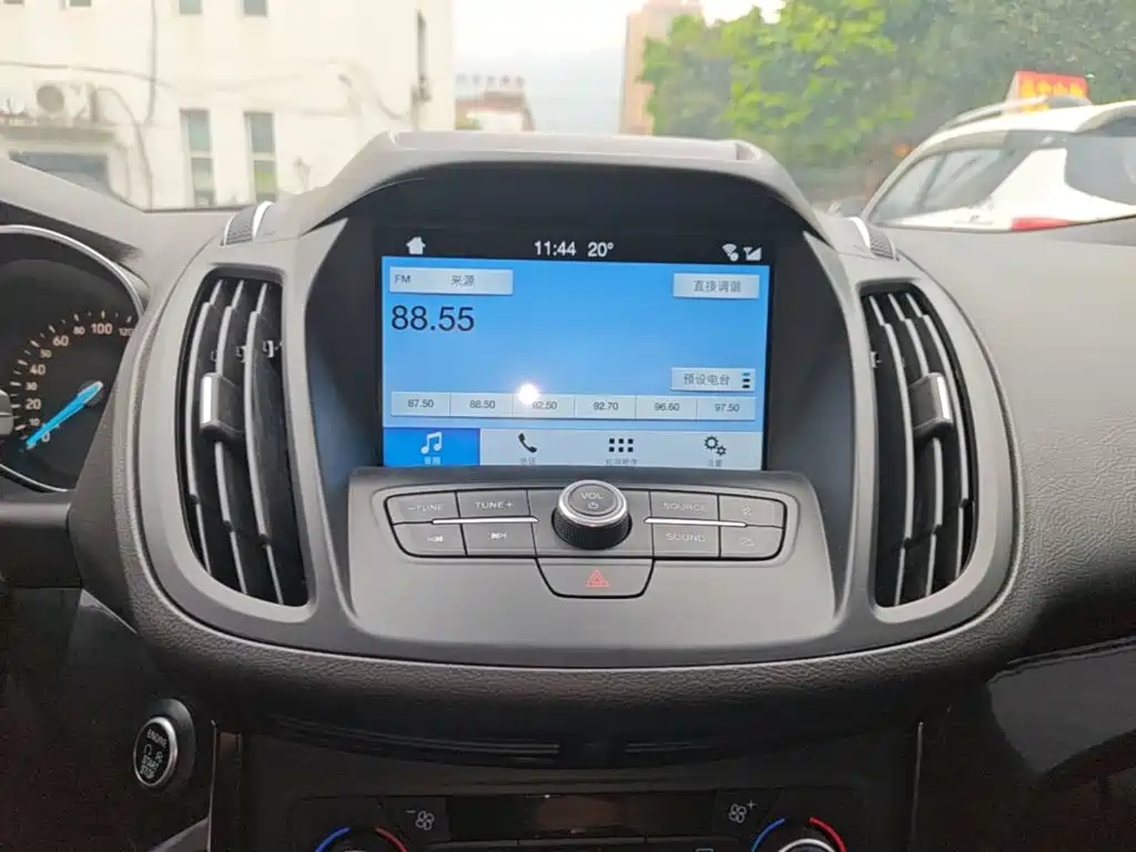 Ford Kuga — миниатюра 13