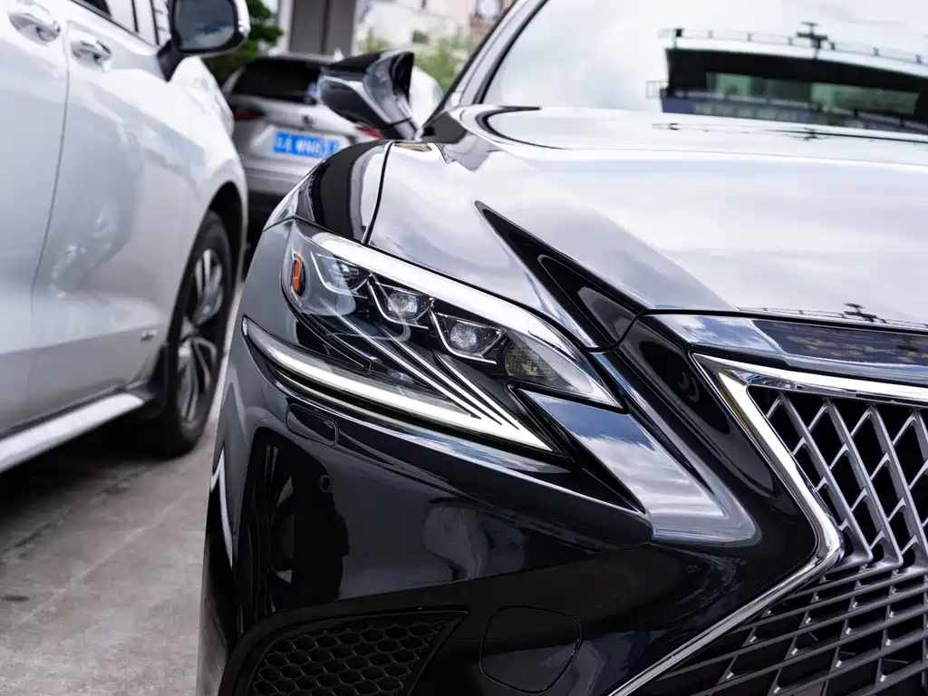 Lexus LS — миниатюра 6