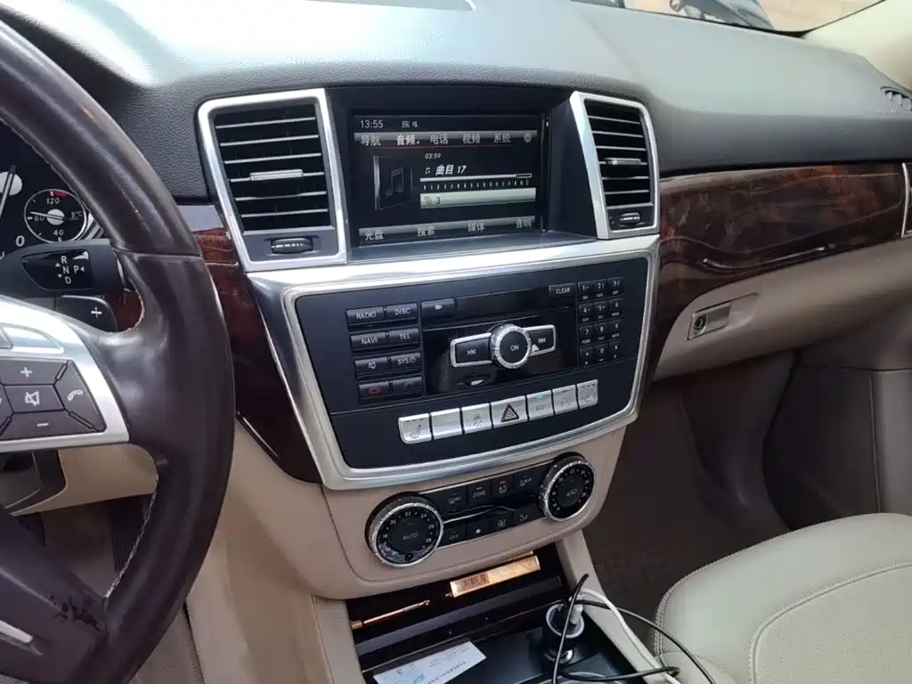 Mercedes-Benz M-Class — миниатюра 13