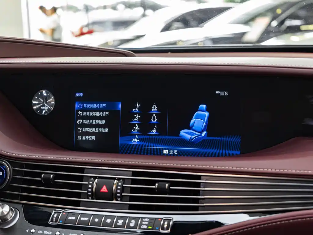 Lexus LS — миниатюра 16