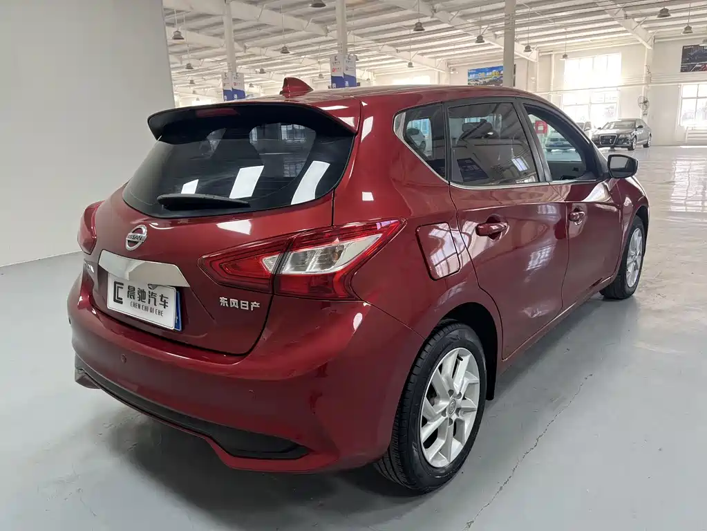 Nissan Tiida — миниатюра 4