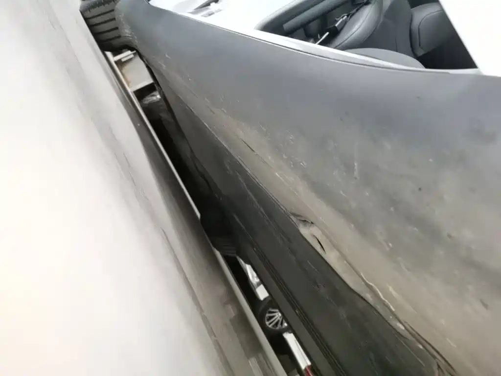 Tesla Model Y — миниатюра 21