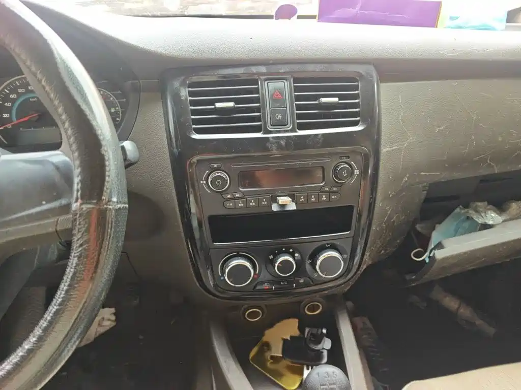 Wuling Rongguang V — миниатюра 6