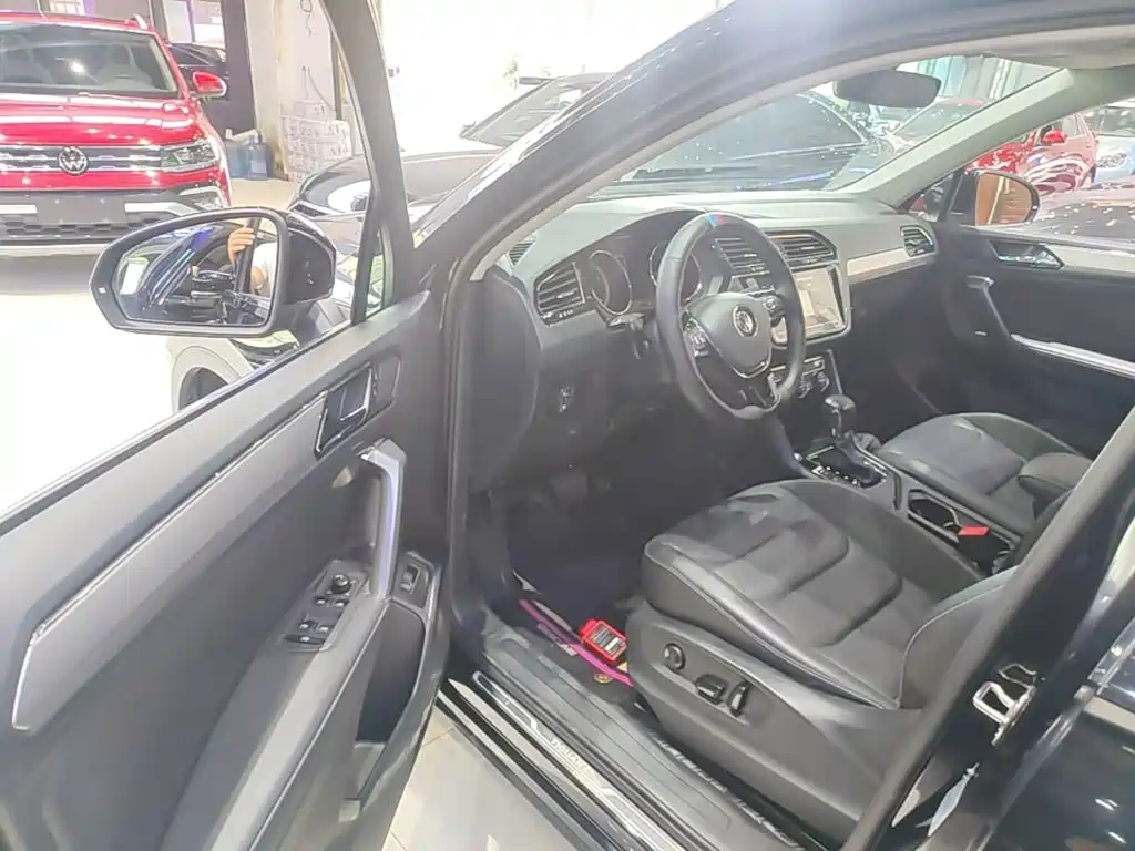 Volkswagen Tiguan L — миниатюра 16