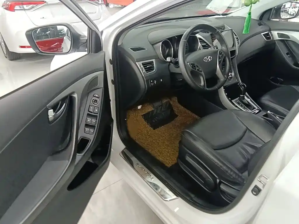 Hyundai Elantra Langdong — миниатюра 16