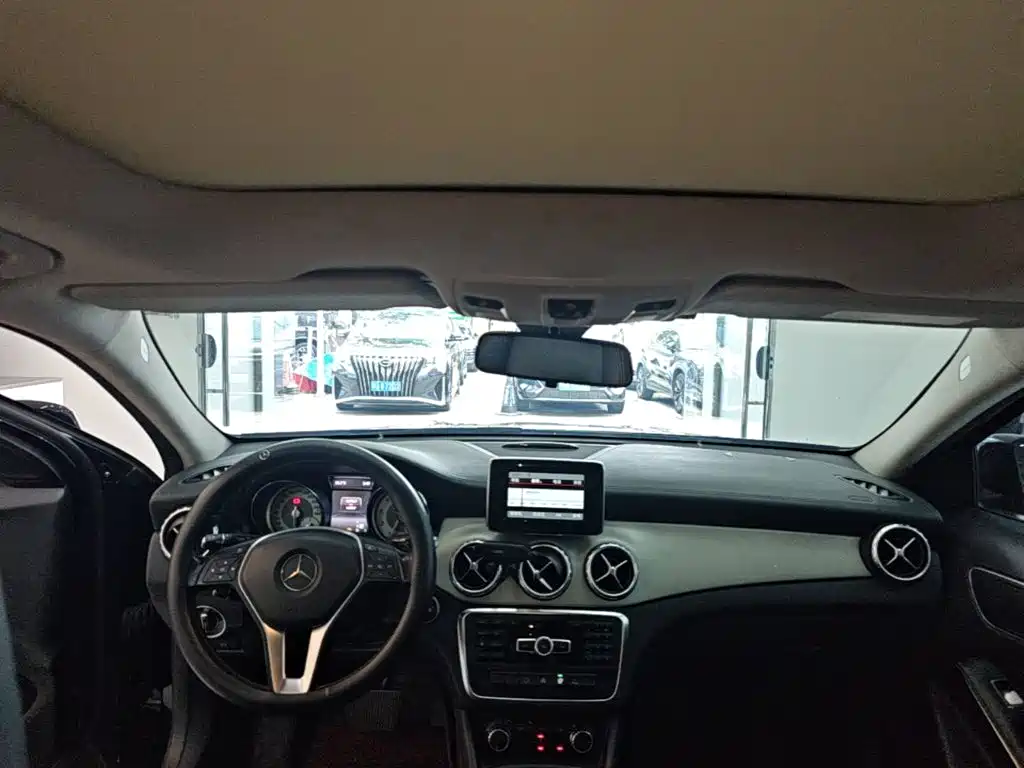 Mercedes-Benz GLA — миниатюра 18