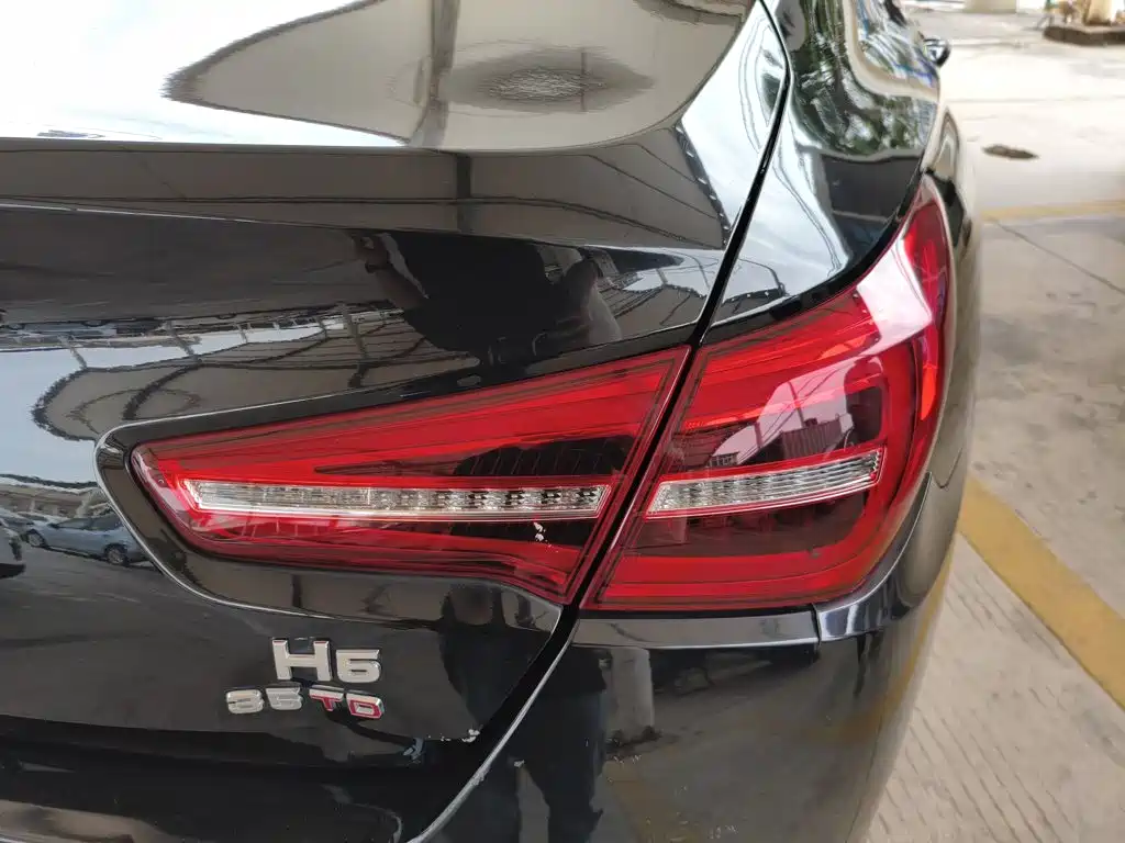 Hongqi Hongqi H5 — миниатюра 8