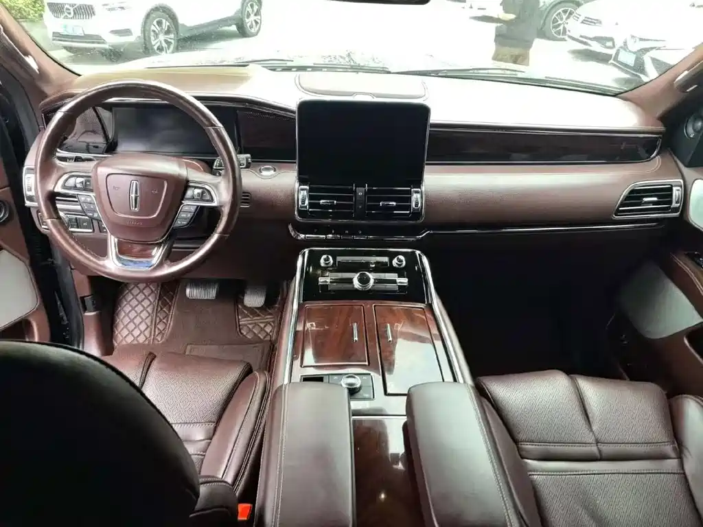 Lincoln Navigator — миниатюра 7