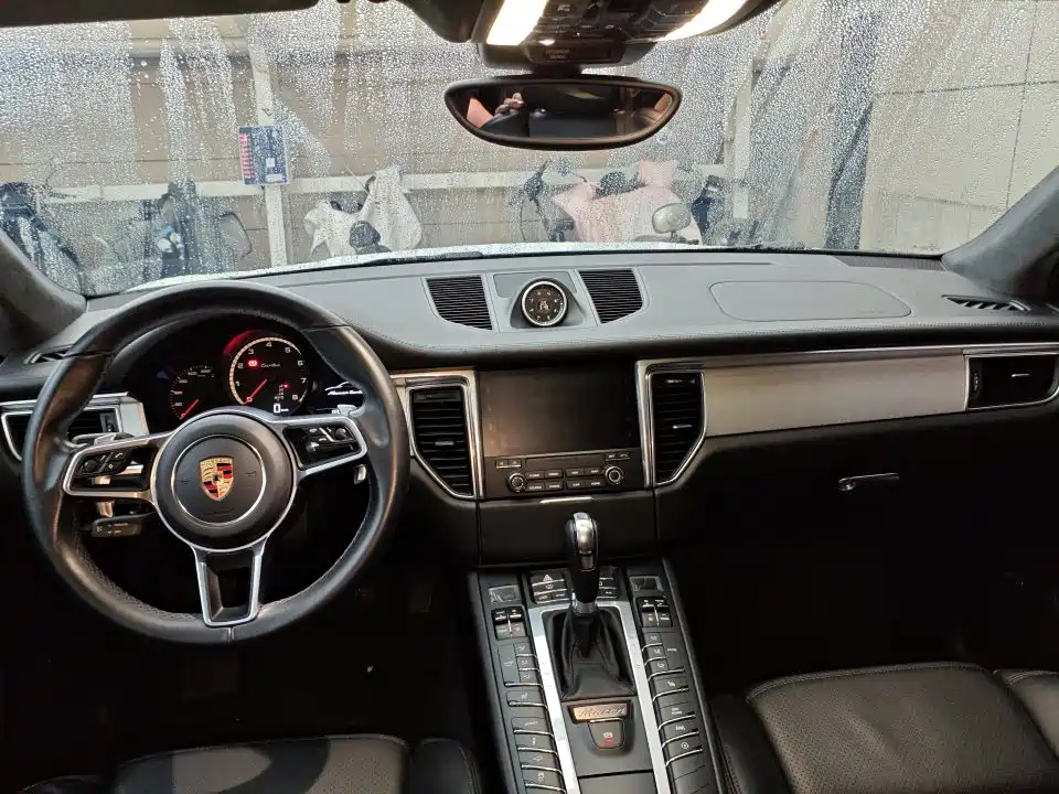 Porsche Macan — миниатюра 5