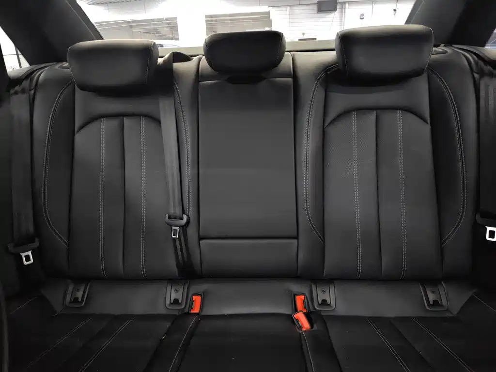 Audi A4L — миниатюра 10