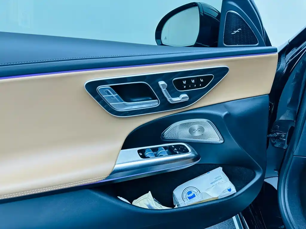 Mercedes-Benz E-Class — миниатюра 5