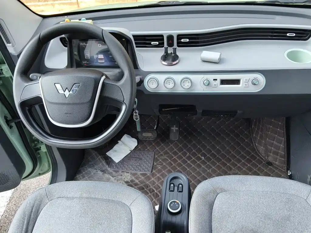 Wuling MINIEV — миниатюра 10