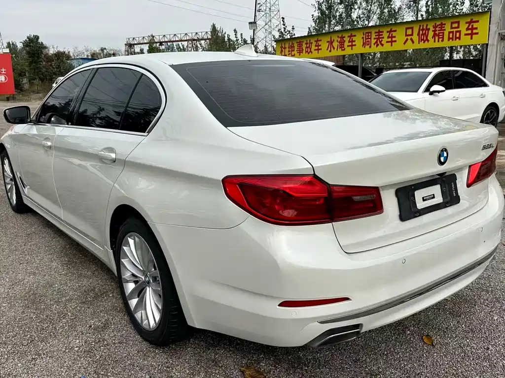 BMW 5 Series — миниатюра 3