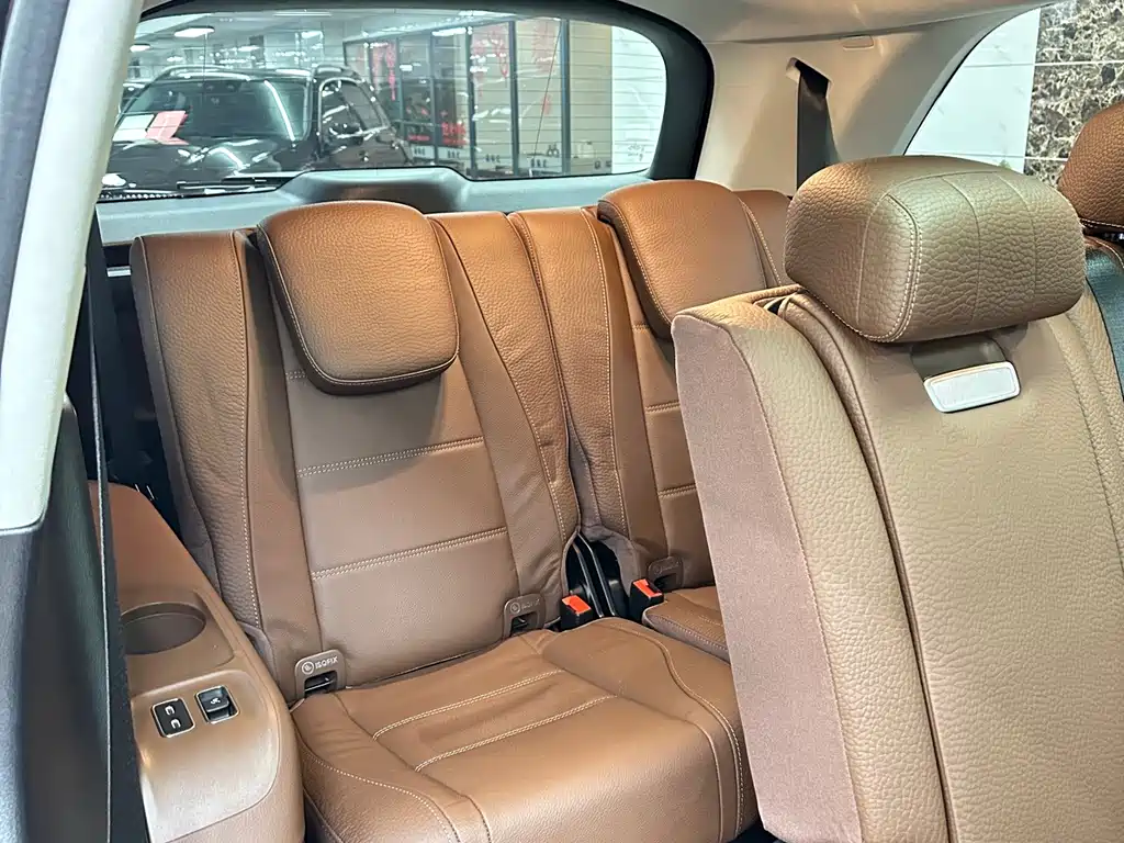 Mercedes-Benz GLS — миниатюра 13