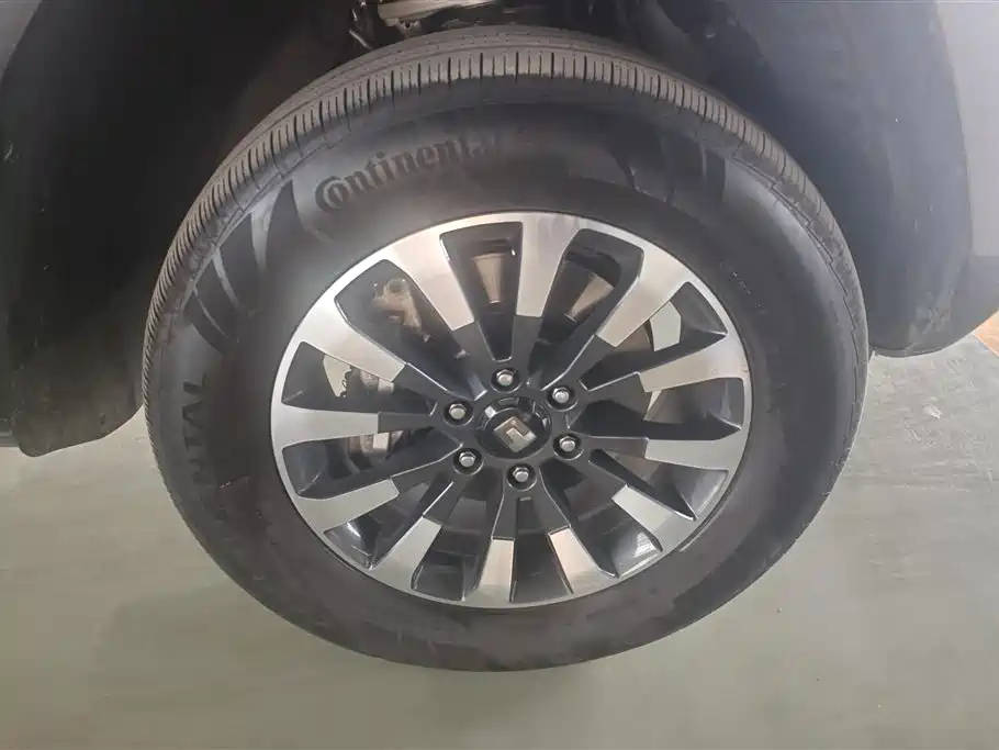 TANK TANK 700 NEW ENERGY