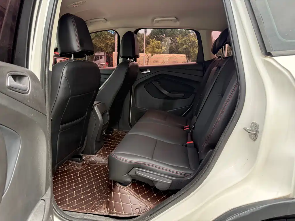 Ford Kuga — миниатюра 9
