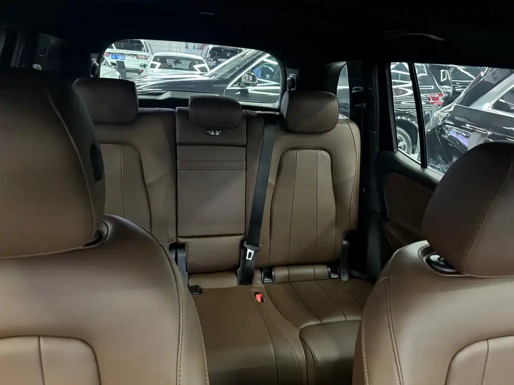 Mercedes-Benz GLB — миниатюра 13